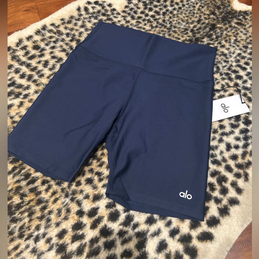 ALO NWT 💙 Yoga Navy High-Rise Bike Shorts with Wide Waistband - Picture 2 of 3